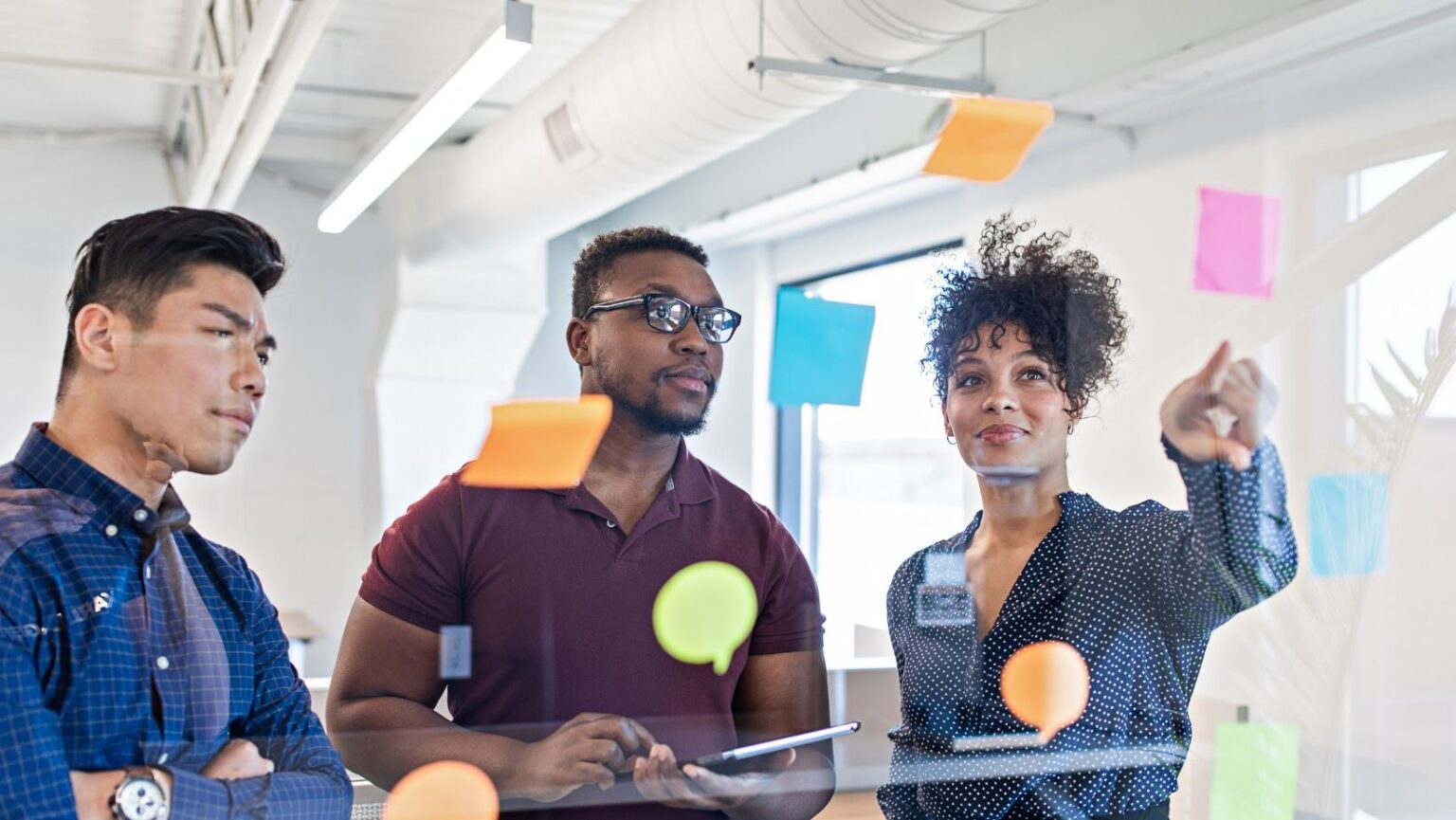 Inovações tecnológicas impulsionam terceirização de serviços em condomínios