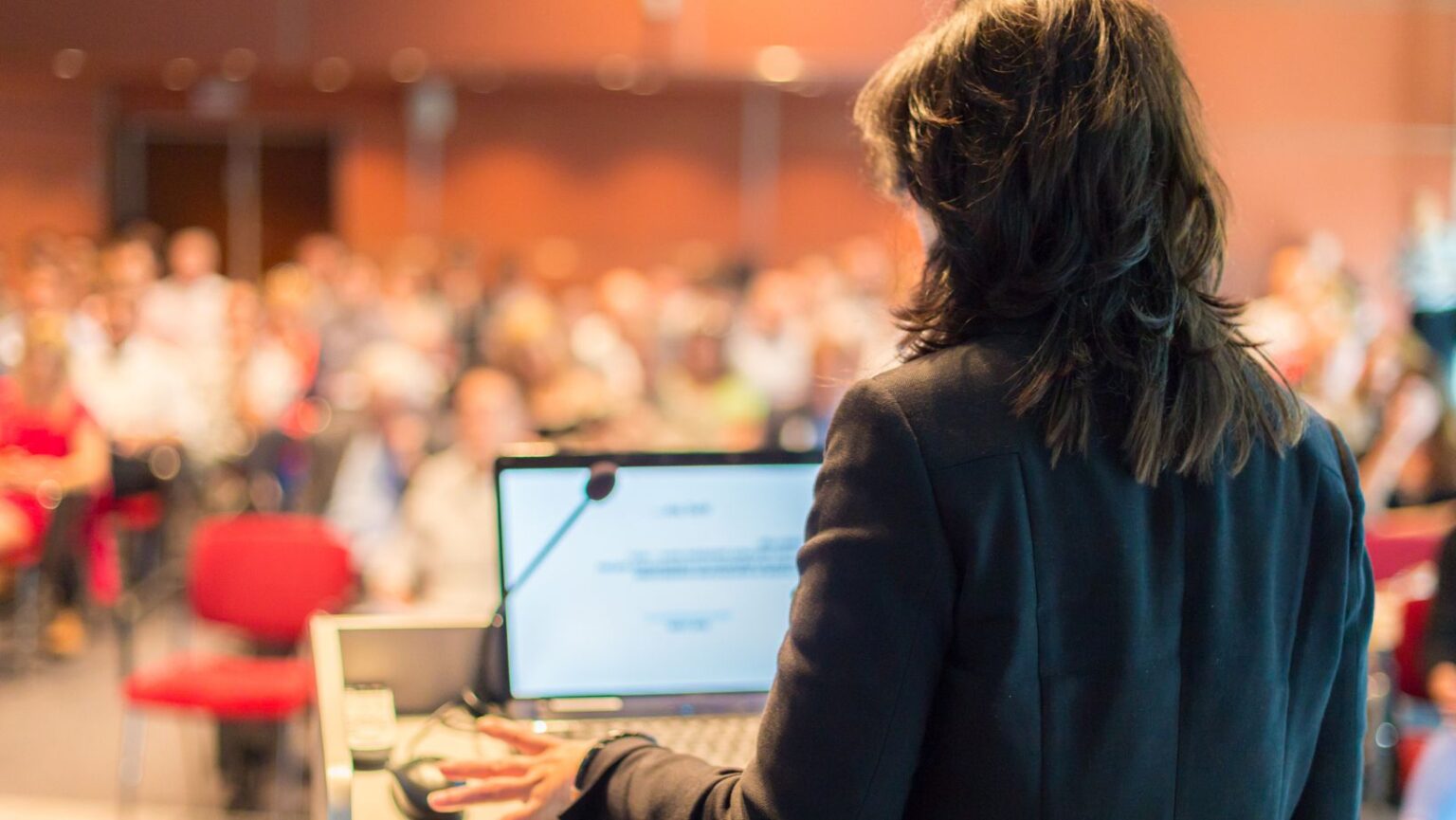 Como conduzir assembleias condominiais de forma eficiente