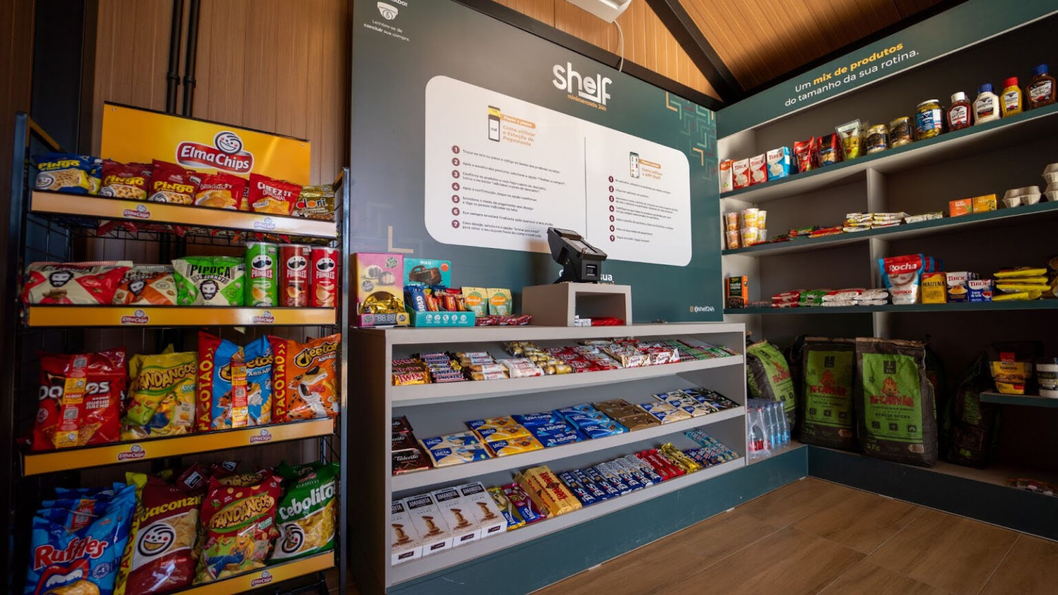 Chocolate, refri e pão: o que não pode faltar nos minimercados condominiais