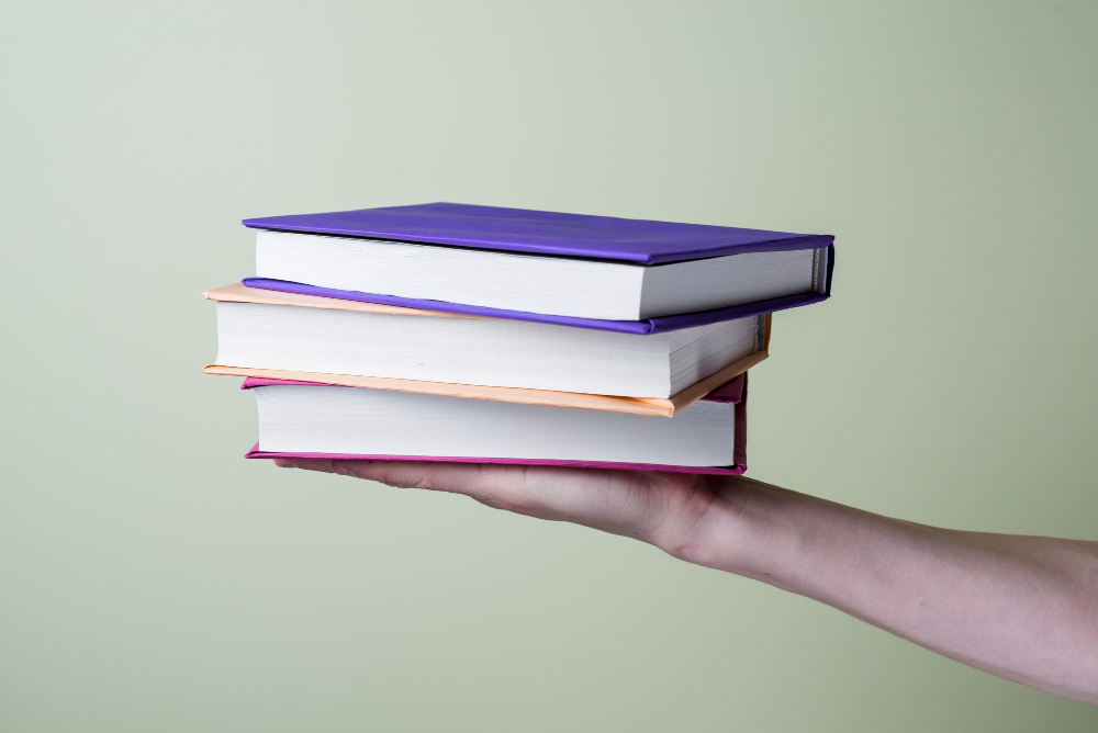 Ação literária transforma mercadinho em ponto de conexão cultural